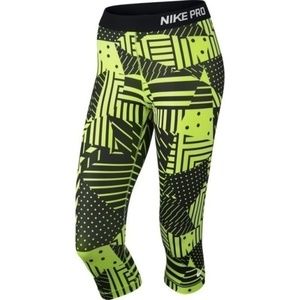 Nike Pro patterned workout tights NWOT